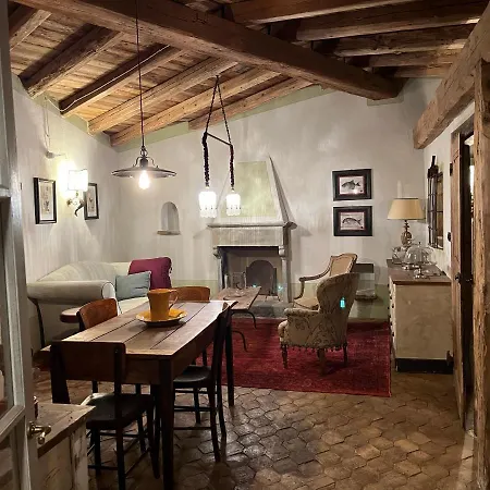 La Casa Sopra Il Castello - *